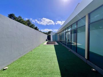 Casa de una planta con alberca en venta en Conkal, Mérida.