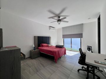 Casa de una planta con alberca en venta en Conkal, Mérida.