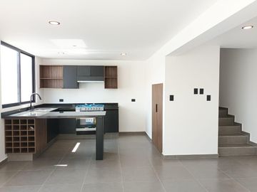 CASA EN VENTA EN FRACCIONAMIENTO MONTERREAL, CHOLULA RIVADAVIA.