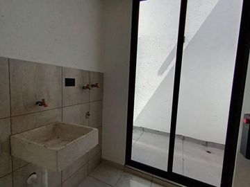CASA EN VENTA EN FRACCIONAMIENTO MONTERREAL, CHOLULA RIVADAVIA.
