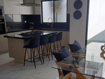 Casa en venta en Antigua cementera de 4 recamaras, Puebla.
