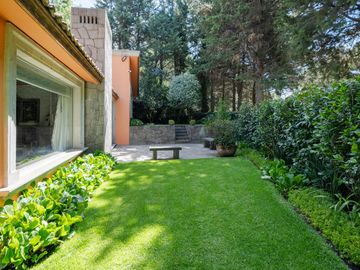 Espectacular casa sobre el Campo de Golf de Los Encinos