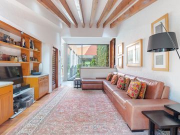 Espectacular casa sobre el Campo de Golf de Los Encinos