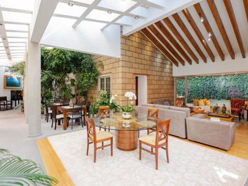 Espectacular casa sobre el Campo de Golf de Los Encinos