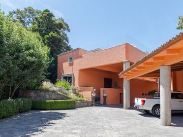 Espectacular casa sobre el Campo de Golf de Los Encinos
