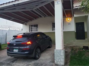 VENDO CASA EN LA CHORRERA ALTOS DEL CAMPO 3R