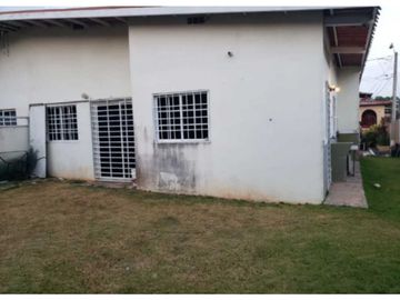 VENDO CASA EN LA CHORRERA ALTOS DEL CAMPO 3R
