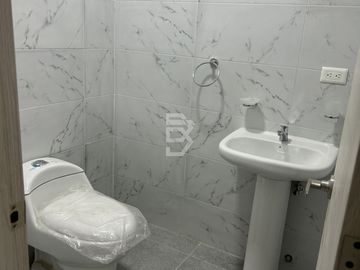 DEPARTAMENTOS DE VENTA EN EDIFICIO POR ESTRENAR SECTOR NORTE RIOBAMBA