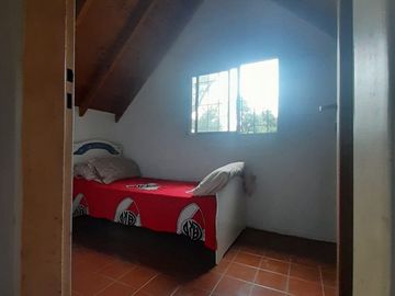 CASA QUINTA EN VENTA - 4 AMBIENTES - ING. MASCHWITZ ESCOBAR