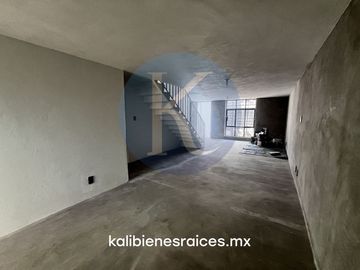 Casa a unos pasos de Mundo E con uso de Suelo