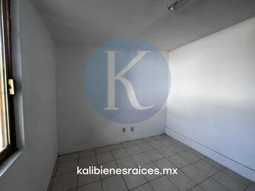 Casa a unos pasos de Mundo E con uso de Suelo