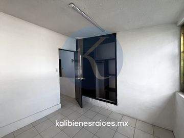 Casa a unos pasos de Mundo E con uso de Suelo