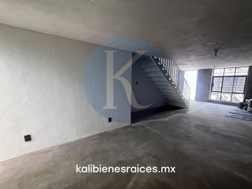 Casa a unos pasos de Mundo E con uso de Suelo