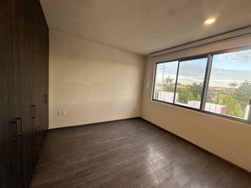 Casa en VENTA, dentro del Fracc. 7mo Retorno de los Alpes,  Altozano