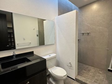 Casa en VENTA, dentro del Fracc. 7mo Retorno de los Alpes,  Altozano