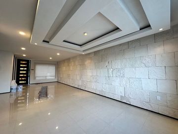 Casa en VENTA, dentro del Fracc. 7mo Retorno de los Alpes,  Altozano