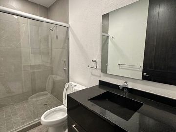 Casa en VENTA, dentro del Fracc. 7mo Retorno de los Alpes,  Altozano