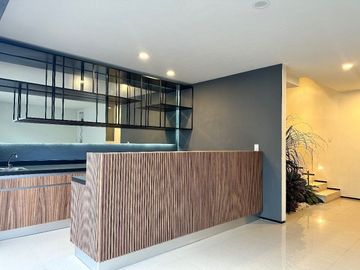 Casa en VENTA, dentro del Fracc. 7mo Retorno de los Alpes,  Altozano
