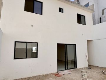 Casa nueva en venta, sobre calle Ambar