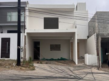 Casa nueva en venta, sobre calle Ambar