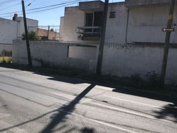 CASA EN VENTA PARA REMODELAR EN JARDINES DEL COUNTRY