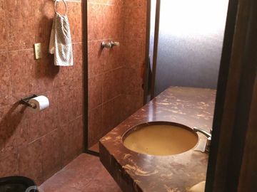 CASA EN VENTA PARA REMODELAR EN JARDINES DEL COUNTRY