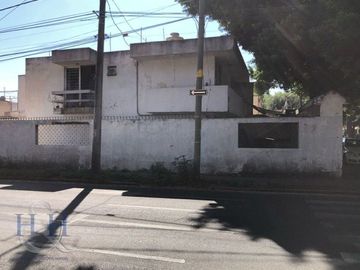 CASA EN VENTA PARA REMODELAR EN JARDINES DEL COUNTRY