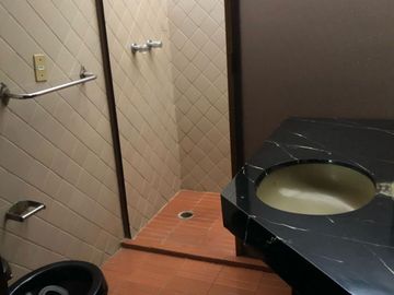 CASA EN VENTA PARA REMODELAR EN JARDINES DEL COUNTRY