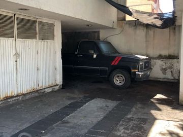 CASA EN VENTA PARA REMODELAR EN JARDINES DEL COUNTRY