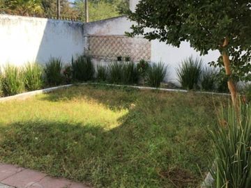 CASA EN VENTA PARA REMODELAR EN JARDINES DEL COUNTRY