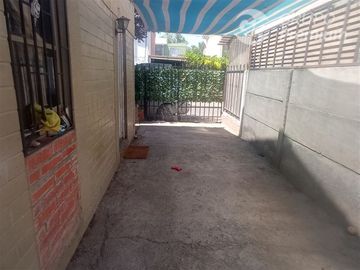 Casa en Venta en Lo Ovalle / Psje Estadio Rumoroso/Los Adobes