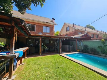 Casa en Venta en CALBUCURA