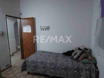 VENTA –  CASA 3 DORM.  GDOR. MASTROPIEDRA, NEUQUÉN