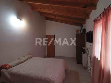 VENTA –  CASA 3 DORM.  GDOR. MASTROPIEDRA, NEUQUÉN
