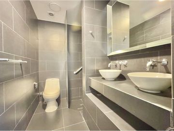 LOCAL (HOTEL) CON PATENTES COMERCIALES