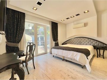 LOCAL (HOTEL) CON PATENTES COMERCIALES