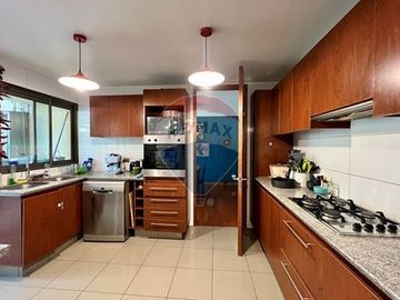 Excelente Casa con Jardín en Condominio, Chamisero
