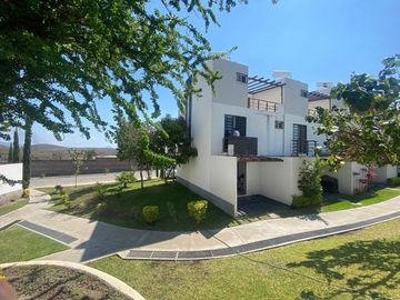Casa en venta con frente a alberca, Real Santa Fe II, Xochitepec Morelos