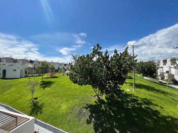 Casa en venta con frente a alberca, Real Santa Fe II, Xochitepec Morelos