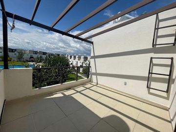 Casa en venta con frente a alberca, Real Santa Fe II, Xochitepec Morelos