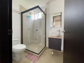 Casa en venta con frente a alberca, Real Santa Fe II, Xochitepec Morelos