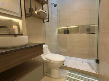 HERMOSA CASA EN VENTA RESIDENCIAL BUGAMBILIAS / ZONA UVM-GALERÍAS METEPEC
