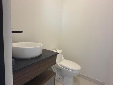 HERMOSA CASA EN VENTA RESIDENCIAL BUGAMBILIAS / ZONA UVM-GALERÍAS METEPEC