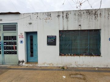 CASA 2 FAMILIAS EN BANFIELD