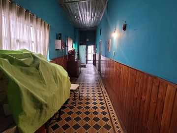 CASA 2 FAMILIAS EN BANFIELD