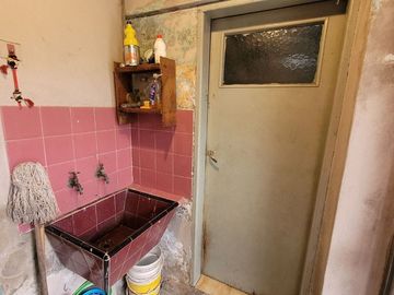 CASA 2 FAMILIAS EN BANFIELD