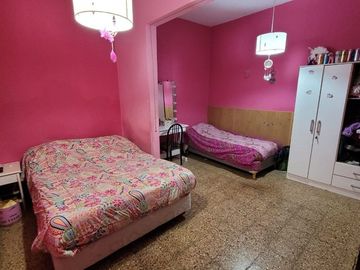 CASA 2 FAMILIAS EN BANFIELD