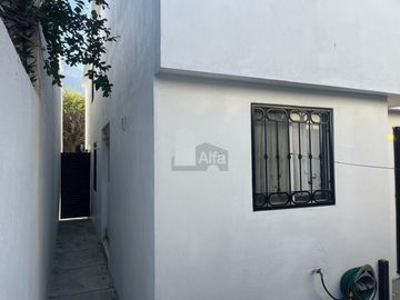 Casa sola en venta en Paseo de Cumbres, Monterrey, Nuevo León