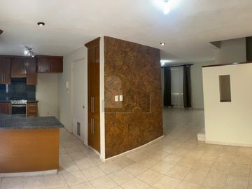 Casa sola en venta en Paseo de Cumbres, Monterrey, Nuevo León