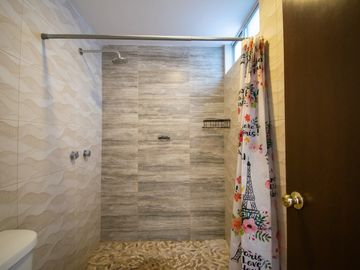 CASA EN VENTA EN SAN FRANCISCO TOTIMEHUACÁN CERCA DE IPETH Y PERIFÉRICO.